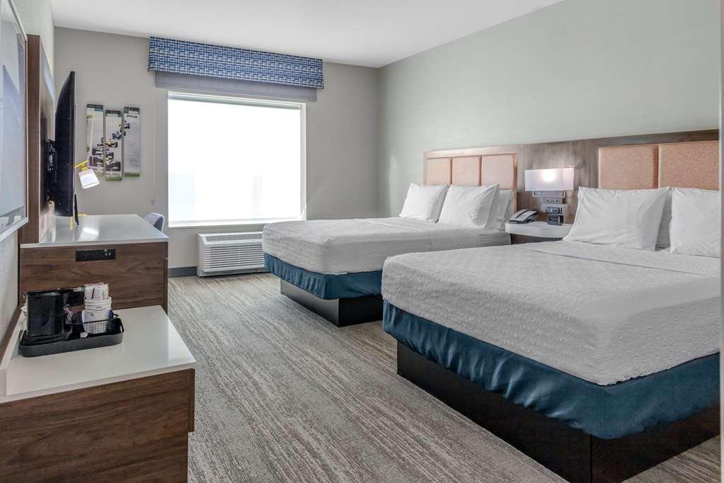 Hampton Inn And Suites Indianapolis West Speedway Room photo